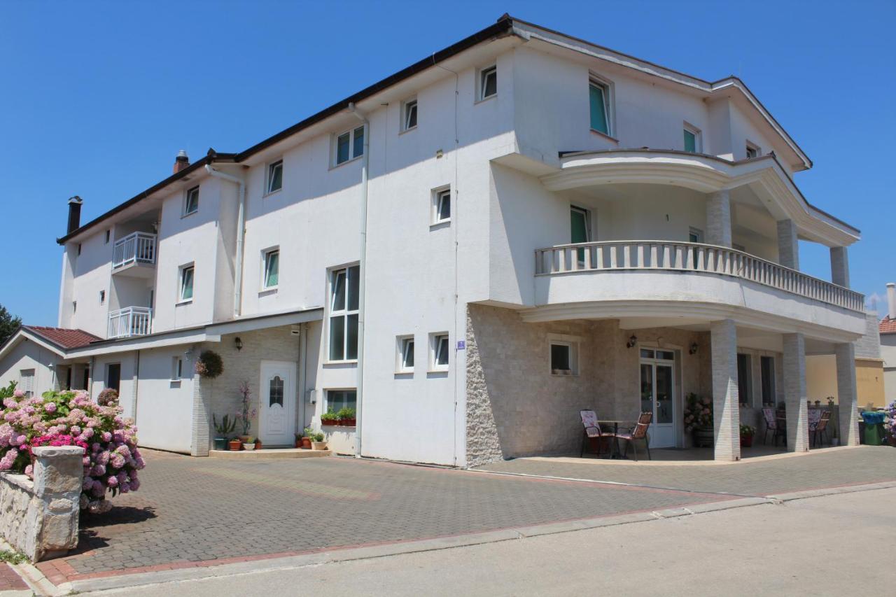Pansion Nikica Kozina Bed & Breakfast Medugorje Bagian luar foto