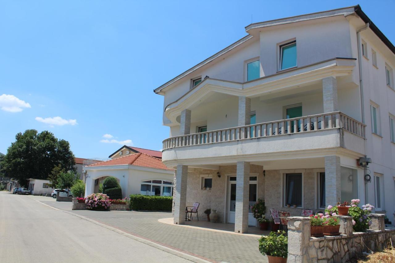 Pansion Nikica Kozina Bed & Breakfast Medugorje Bagian luar foto