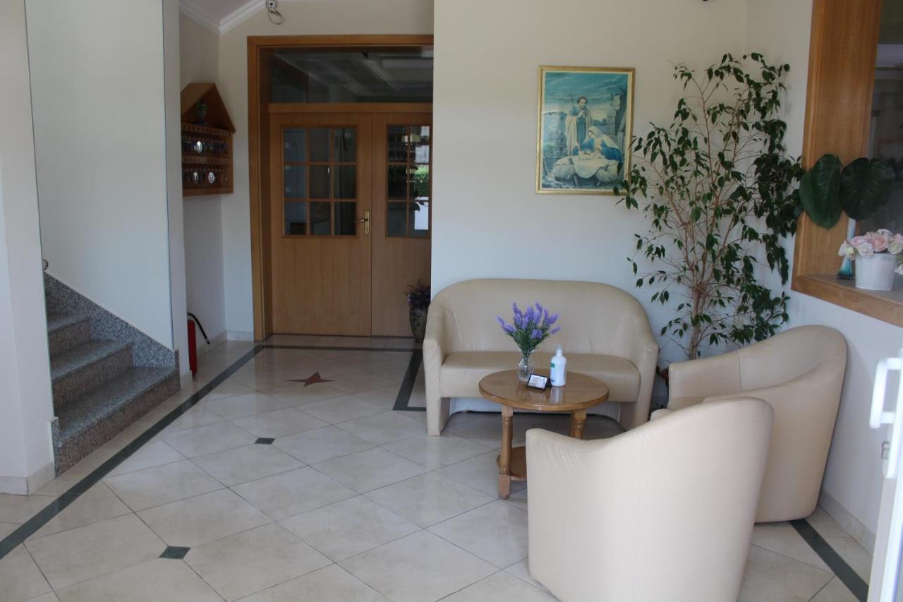 Pansion Nikica Kozina Bed & Breakfast Medugorje Bagian luar foto