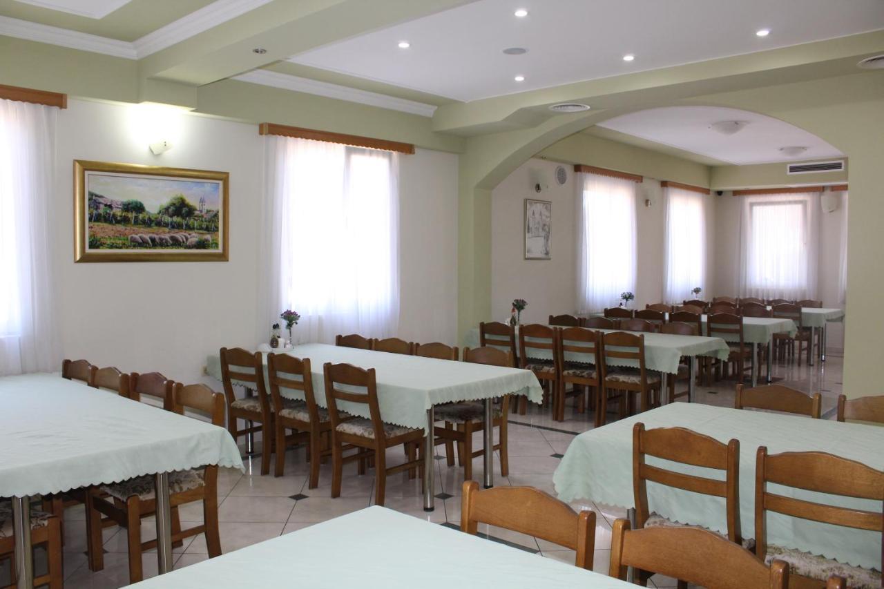 Pansion Nikica Kozina Bed & Breakfast Medugorje Bagian luar foto